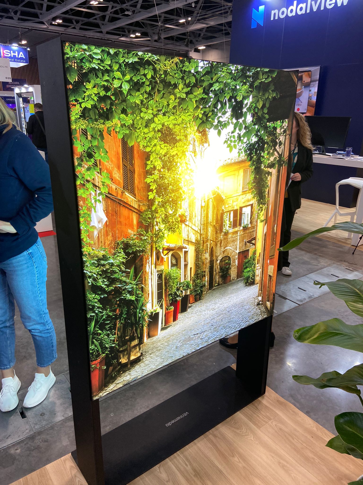 podświetlany tył monitora LCD 75